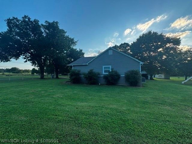 404 Nixon Road, Lavaca, AR 72941