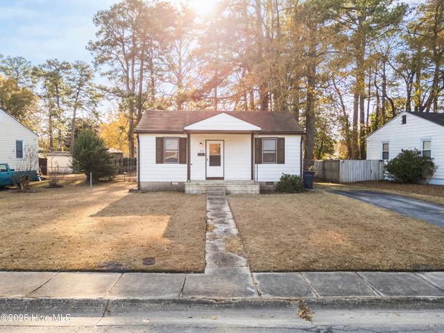 514 New River Drive, Jacksonville, NC 28540