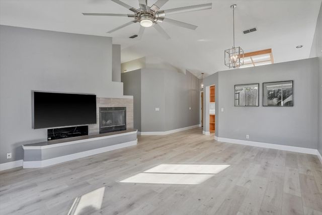 1525 Brook Ridge Way, Roseville, CA 95678