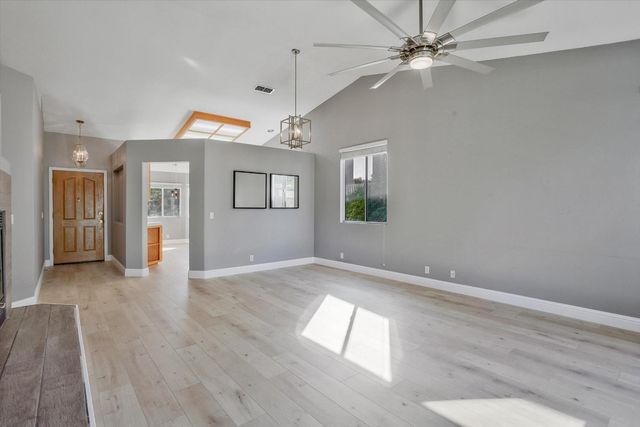 1525 Brook Ridge Way, Roseville, CA 95678