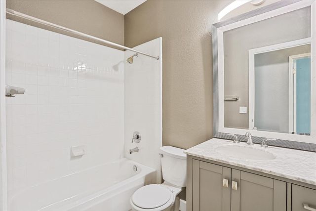 1525 Brook Ridge Way, Roseville, CA 95678