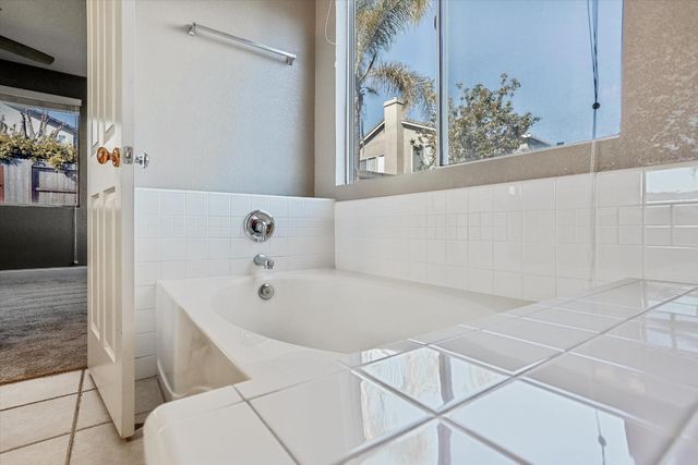 1525 Brook Ridge Way, Roseville, CA 95678