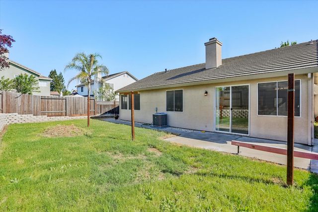 1525 Brook Ridge Way, Roseville, CA 95678