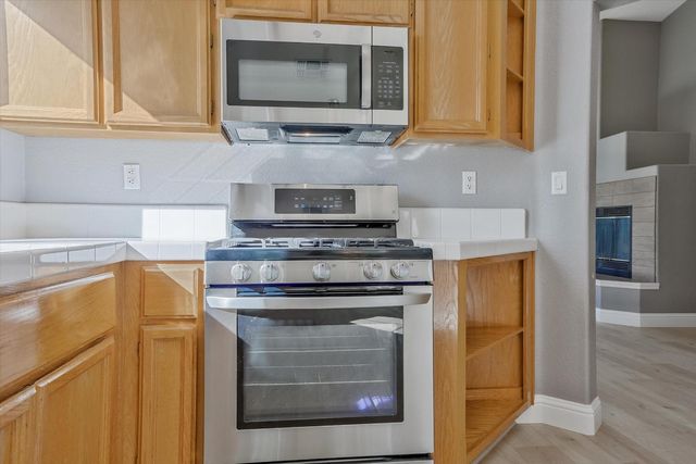 1525 Brook Ridge Way, Roseville, CA 95678