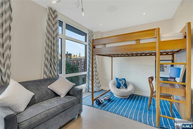 316 Park Avenue 2, Hoboken, NJ 07030