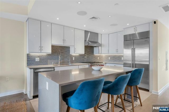 316 Park Avenue 2, Hoboken, NJ 07030