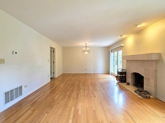 4129 FLORENCE Way, Glenview, IL 60025
