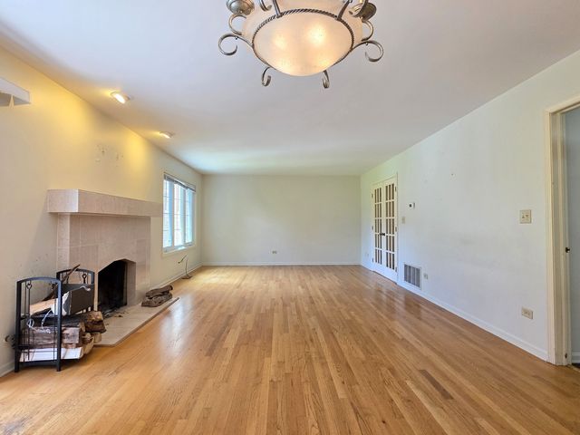 4129 FLORENCE Way, Glenview, IL 60025