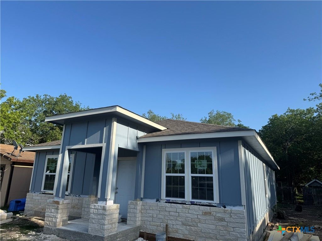 717 Avenue C, Seguin, TX 78155