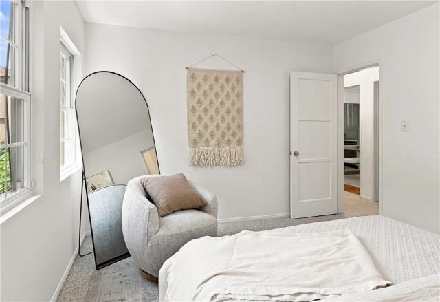 15034 Dickens Street 4, Sherman Oaks, CA 91403