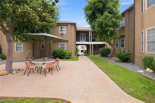 15034 Dickens Street 4, Sherman Oaks, CA 91403