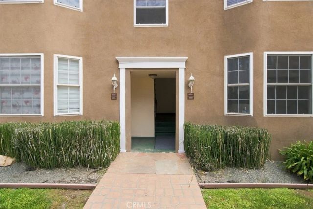 15034 Dickens Street 4, Sherman Oaks, CA 91403