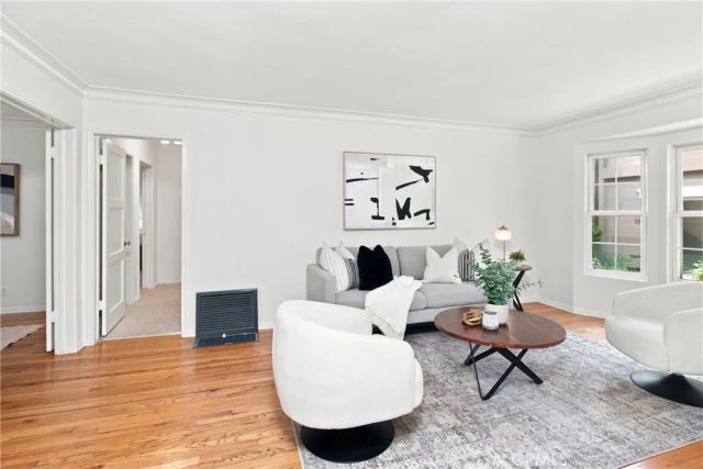 15034 Dickens Street 4, Sherman Oaks, CA 91403