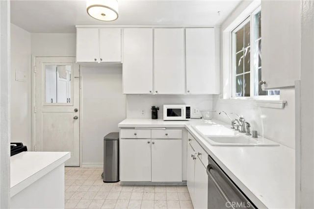15034 Dickens Street 4, Sherman Oaks, CA 91403
