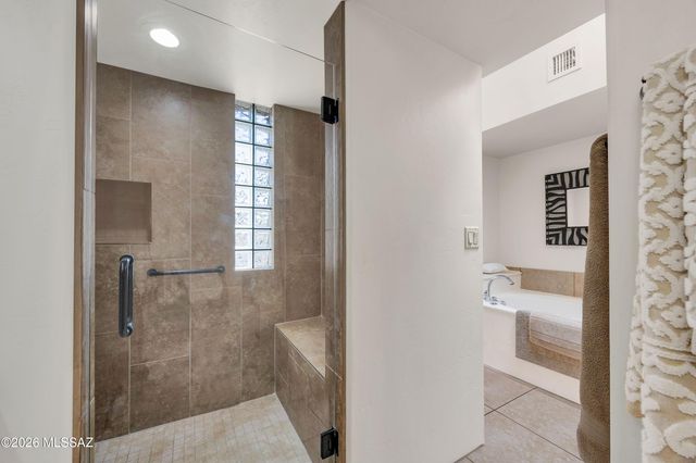 11792 N Vía De La Verbenita, Oro Valley, AZ 85737