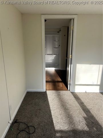 408 Harbour Lane, Hurricane, WV 25526