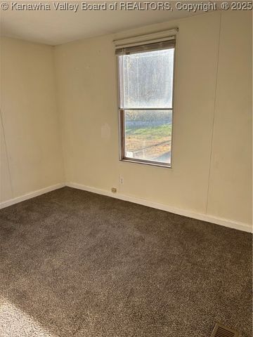 408 Harbour Lane, Hurricane, WV 25526