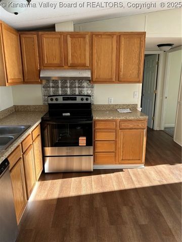 408 Harbour Lane, Hurricane, WV 25526