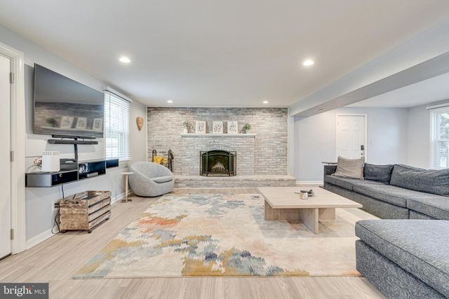 8501 AQUEDUCT RD, Potomac, MD 20854