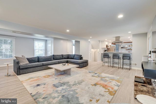 8501 AQUEDUCT RD, Potomac, MD 20854