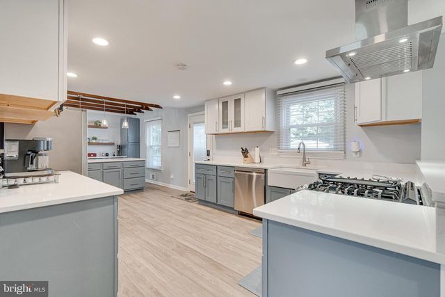 8501 AQUEDUCT RD, Potomac, MD 20854