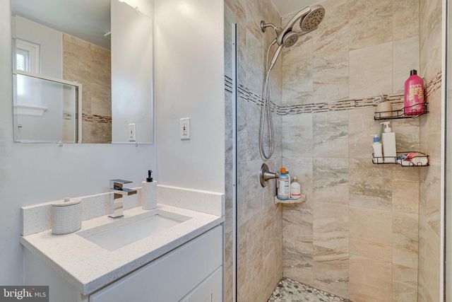 8501 AQUEDUCT RD, Potomac, MD 20854