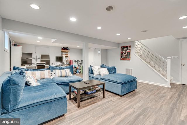 8501 AQUEDUCT RD, Potomac, MD 20854