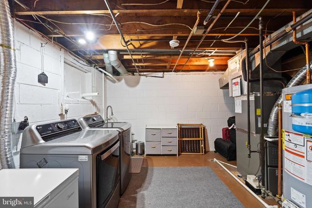 8501 AQUEDUCT RD, Potomac, MD 20854