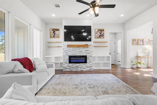 67 Westwood Drive E, Trinity, TX 75862