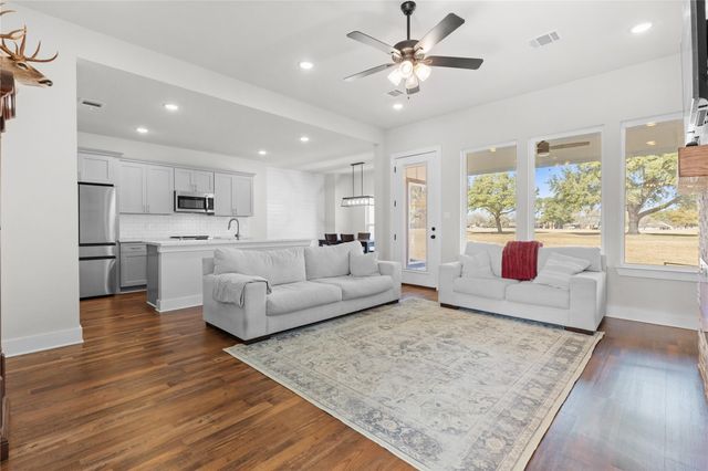 67 Westwood Drive E, Trinity, TX 75862