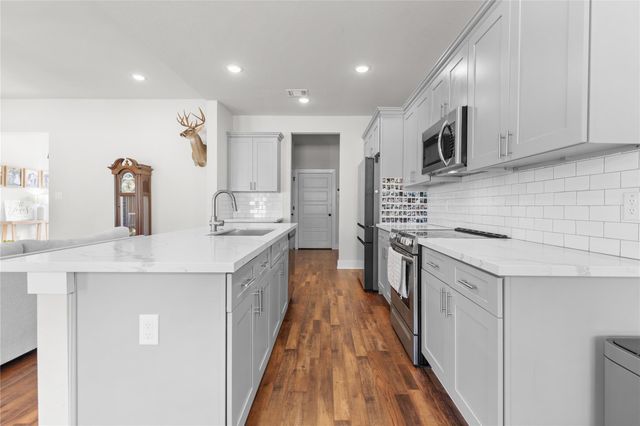 67 Westwood Drive E, Trinity, TX 75862