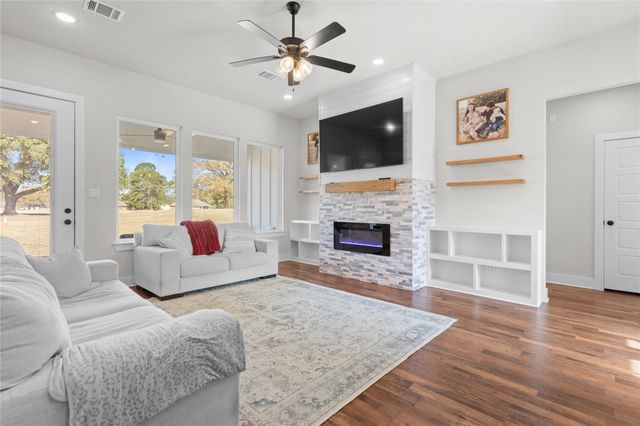 67 Westwood Drive E, Trinity, TX 75862