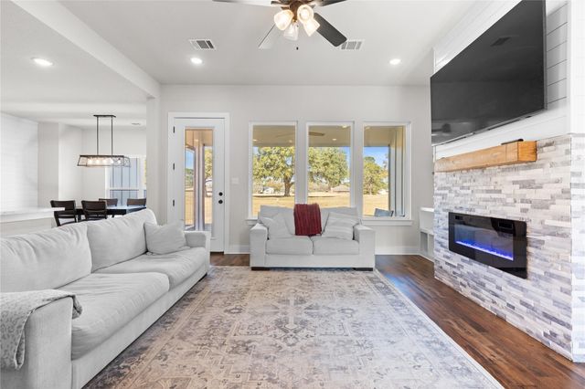 67 Westwood Drive E, Trinity, TX 75862