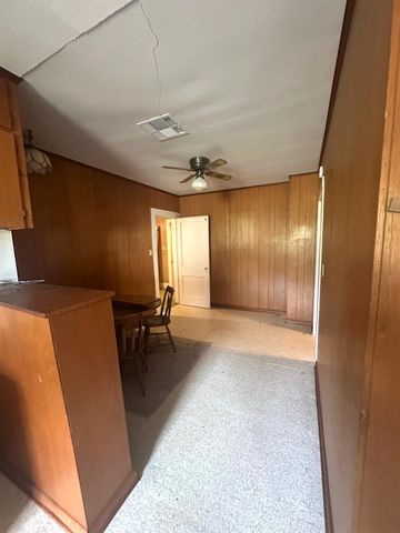 127 N Mechanic Street, Bellville, TX 77418
