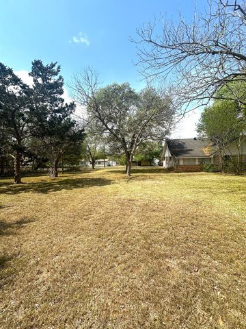 127 N Mechanic Street, Bellville, TX 77418