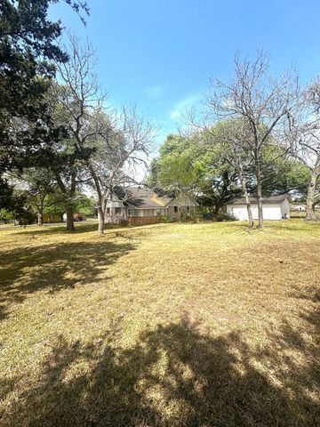 127 N Mechanic Street, Bellville, TX 77418