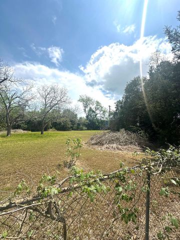 127 N Mechanic Street, Bellville, TX 77418