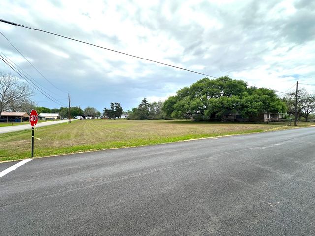 127 N Mechanic Street, Bellville, TX 77418