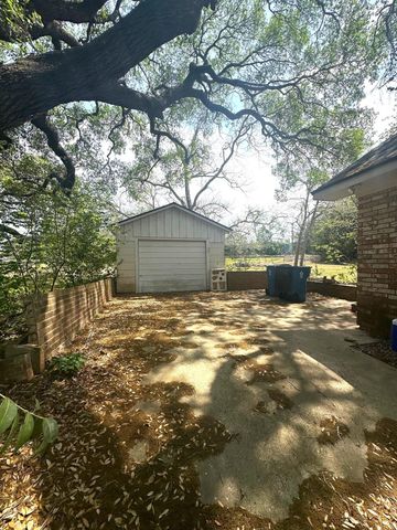 127 N Mechanic Street, Bellville, TX 77418