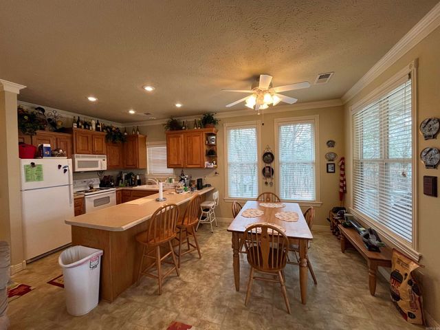 16 Sunset Dr., Greers Ferry, AR 72067