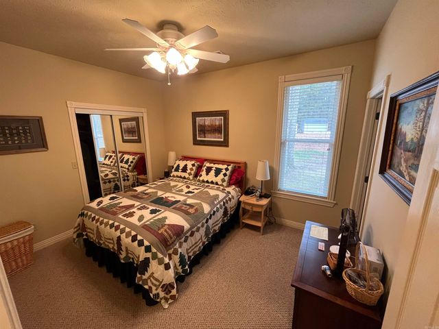 16 Sunset Dr., Greers Ferry, AR 72067