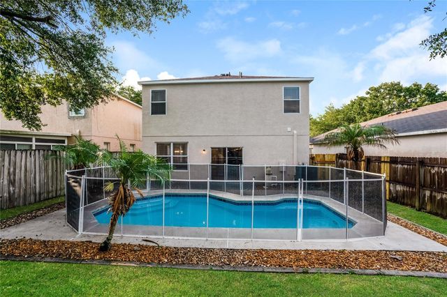 1011 LAKE SHORE RANCH DRIVE, Seffner, FL 33584