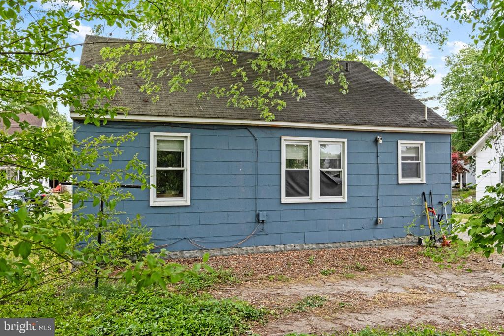Image 22 of property listing at 728 JACKSON ST, Salisbury, MD 21804