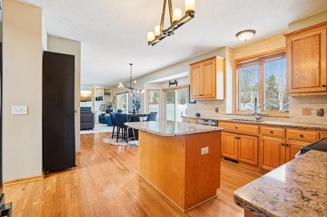 16176 Hawthorn Path, Lakeville, MN 55044