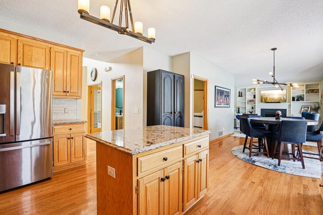 16176 Hawthorn Path, Lakeville, MN 55044