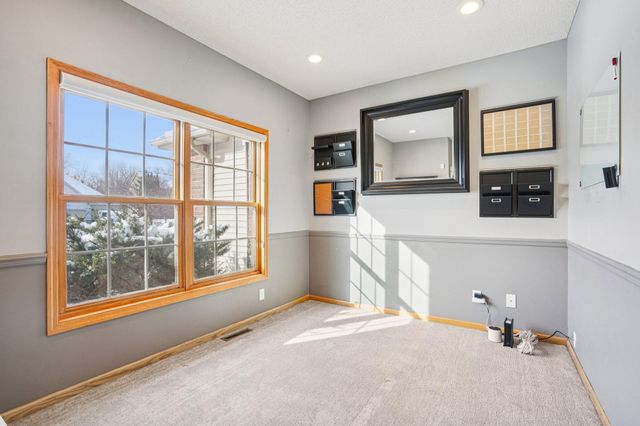 16176 Hawthorn Path, Lakeville, MN 55044