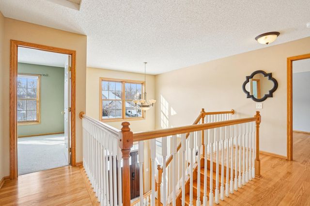 16176 Hawthorn Path, Lakeville, MN 55044