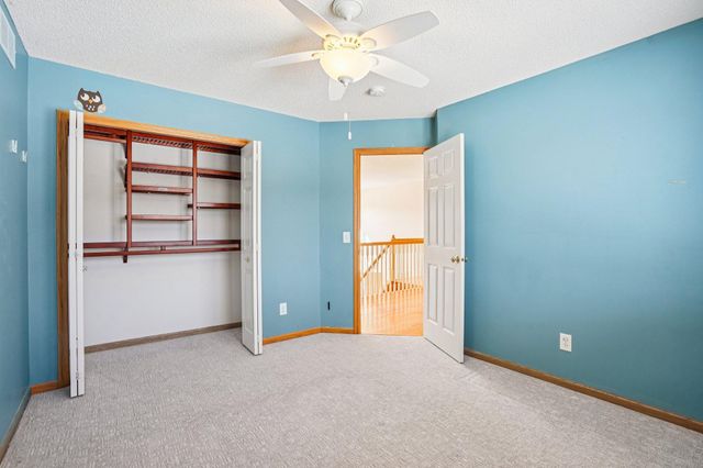 16176 Hawthorn Path, Lakeville, MN 55044