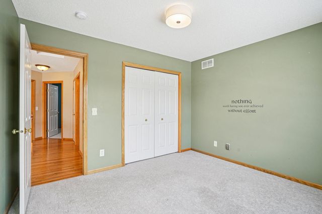 16176 Hawthorn Path, Lakeville, MN 55044