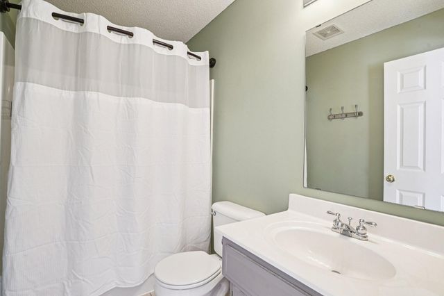 16176 Hawthorn Path, Lakeville, MN 55044